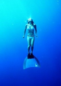 Natación de velocidad bajo el agua