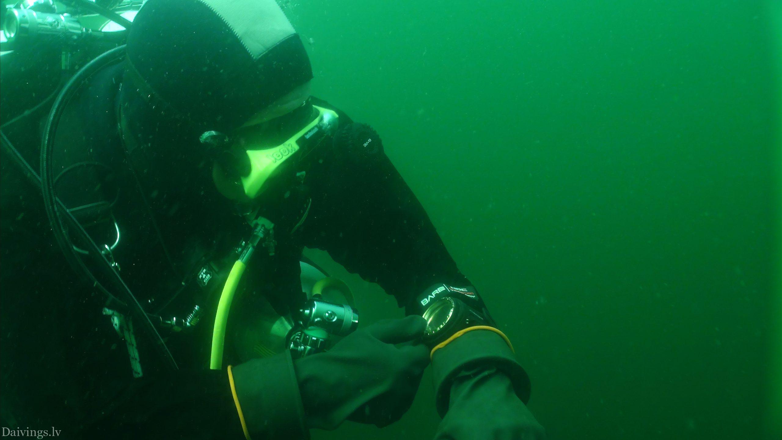 TEC 40 Tauchen, Trockenanzug, Wrack.png