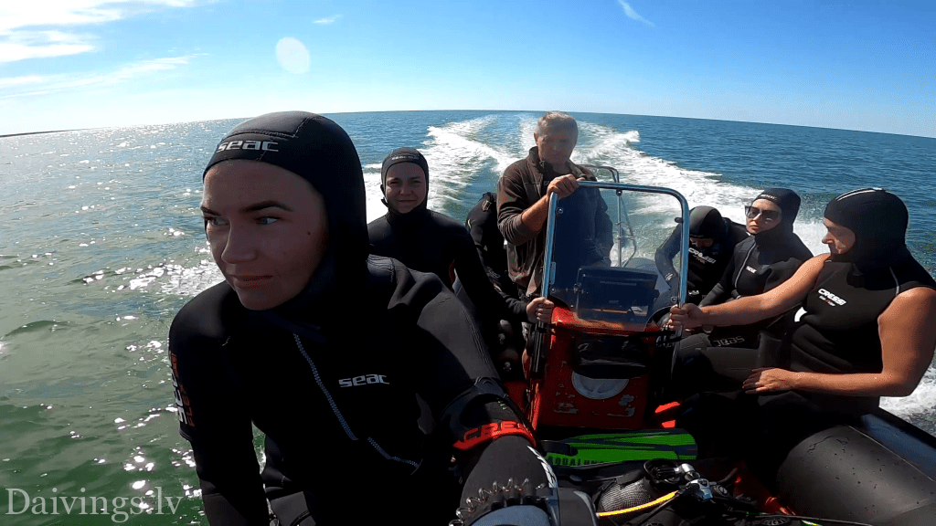 Barco RIB PADI Wreck Diver Mar Báltico