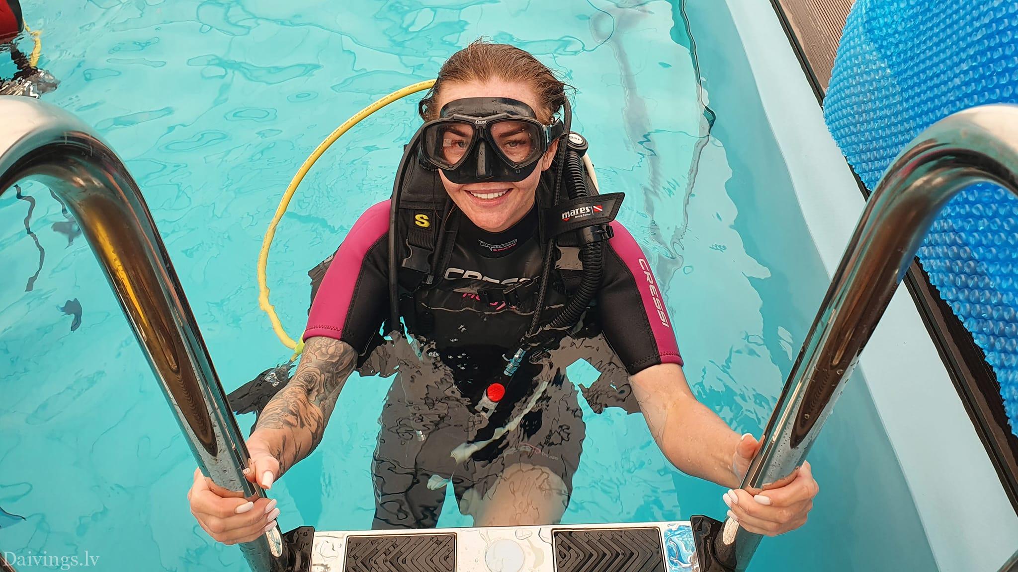 PADI niršanas instruktors Valters Preimanis Padomnieks un instruktors ar 17 gadu pieredzi niršanā. PADI MSDT, Tec Deep Instructor, Freediver Instructor, PADI Adaptive Techniques un Emergency First Response instruktors. Valters ir Latvijas niršanas organizācijas "Daivings.lv" vadītājs un apmācību direktors. Viņš ir starptautiskās profesionālo nirēju instruktoru asociācijas PADI sertificēts instruktors, kas specializējas tehniskajā niršanā, brīvās niršanā un cilvēkiem ar dažādiem fiziskiem un garīgajiem traucējumiem. Valters ir pieredzējis un zinošs niršanas instruktors, kas ir apņēmies sniegt saviem studentiem drošu un efektīvu niršanas apmācību. Viņš ir arī aizrautīgs nirējs, kurš ir izpētījis zemūdens pasauli visā pasaulē.