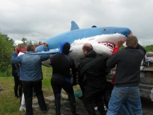 Baltas haizivs Dolomīta karjerā