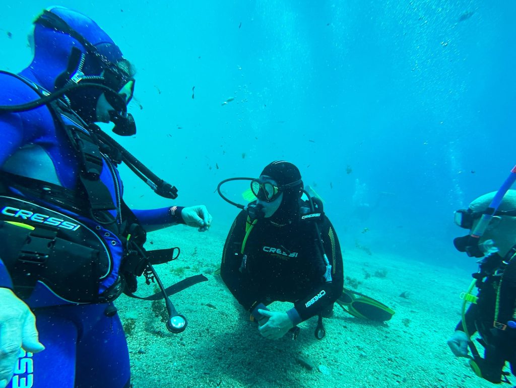 Valters Preimanis avec des amis plongeurs en Egypte, Mer Rouge