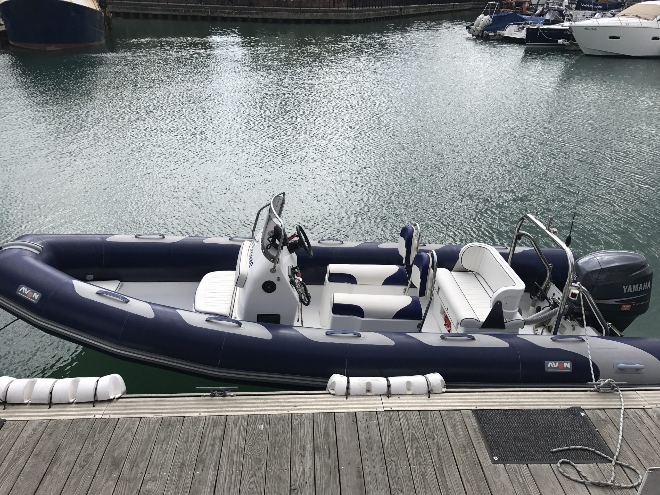 motorboat AVON Adventure 620 with engine 140hp