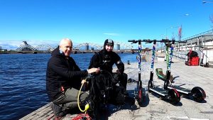 Underwater search with a metal detector