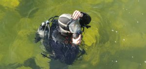 Underwater communication equipment for divers
