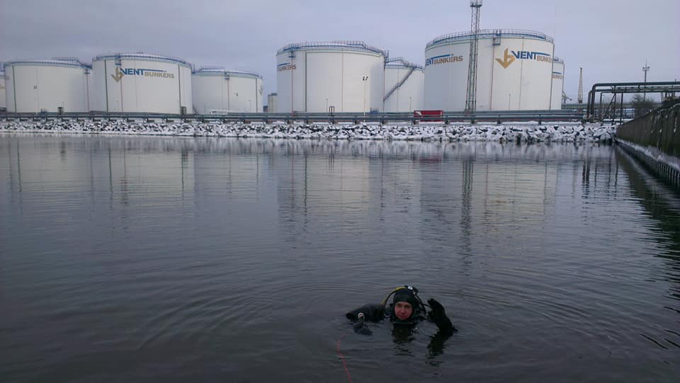 Underwater technical works in the port