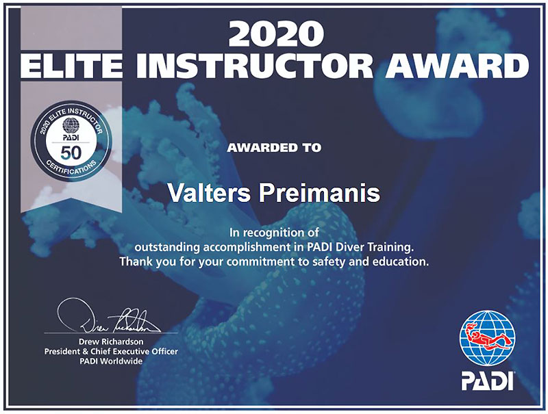 Латвийский инструктор по дайвингу Валтерс Прейманис, награда PADI Elite Instructors Award